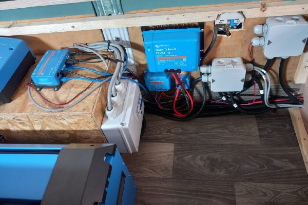 Volledig off-grid camper op 24 volt